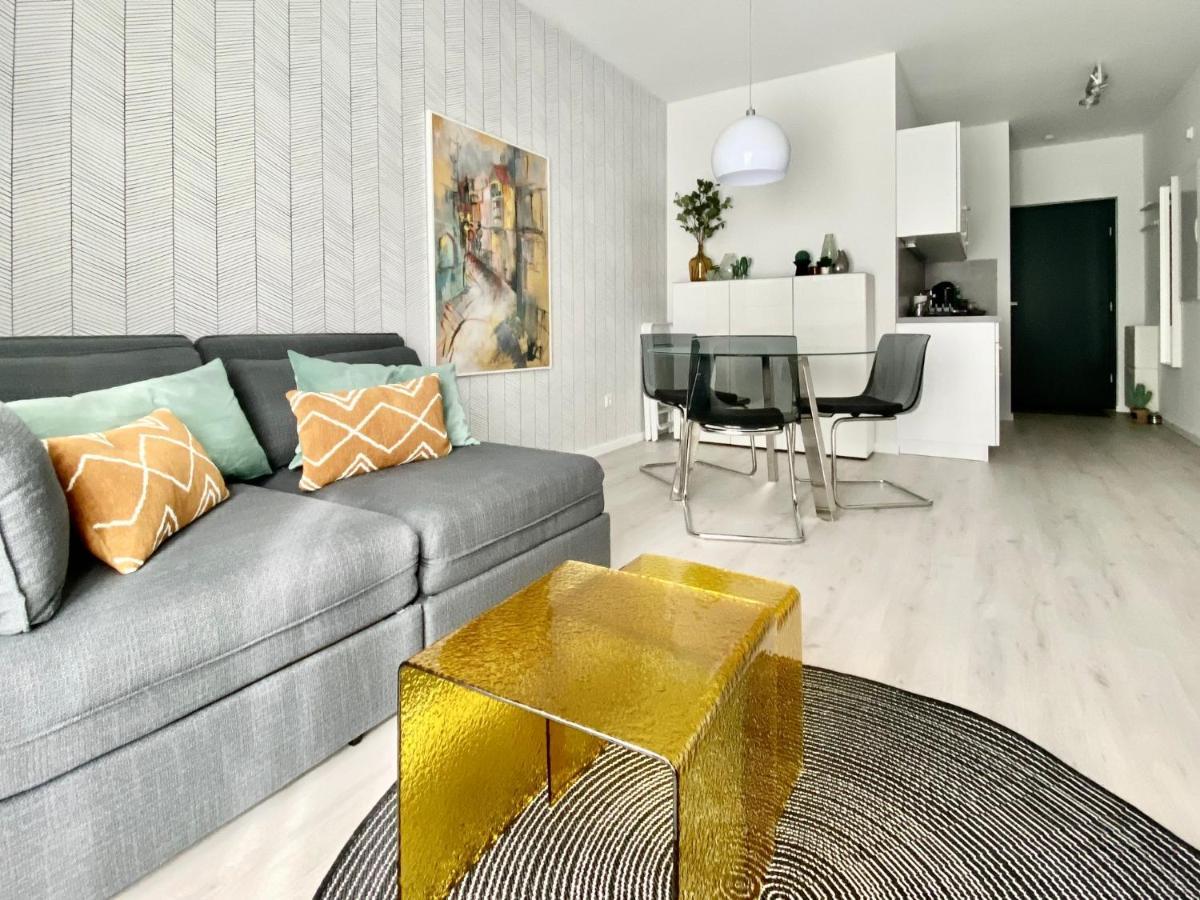 Modernes Apartment, Terrasse Und Garten Am Lilienthalpark Im Suedwesten Berlins Berlijn