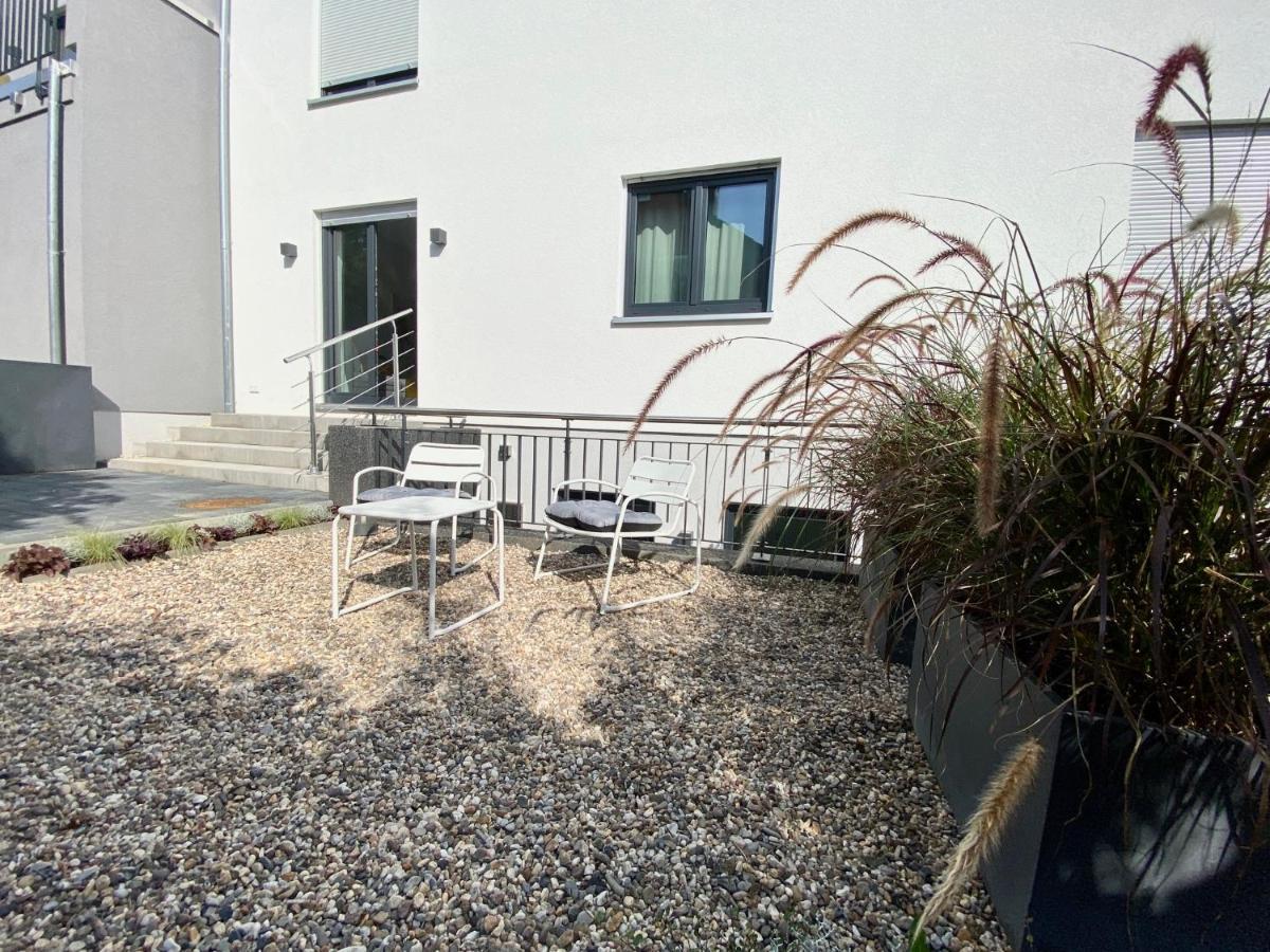 Modernes Apartment, Terrasse Und Garten Am Lilienthalpark Im Suedwesten Berlins Berlijn