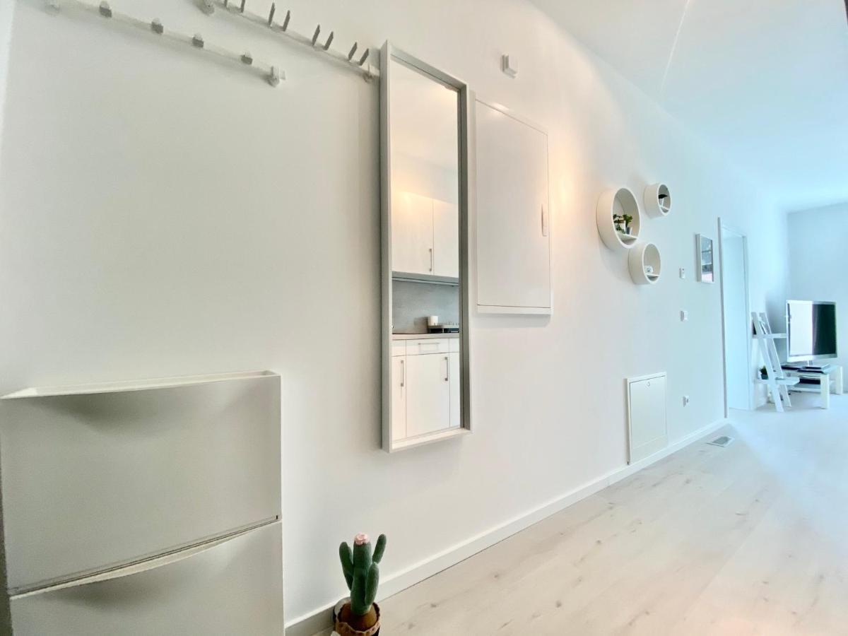 Modernes Apartment, Terrasse Und Garten Am Lilienthalpark Im Suedwesten Berlins * Berlijn