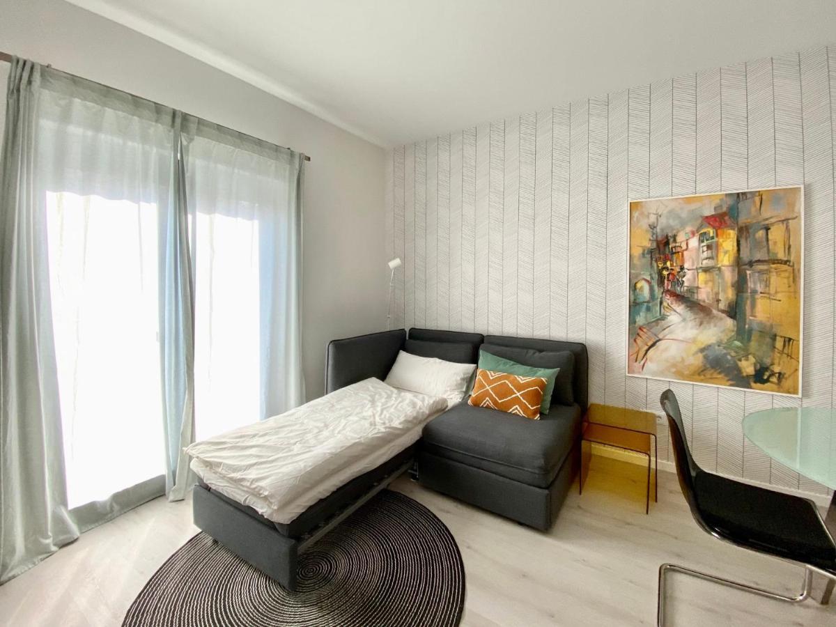 Modernes Apartment, Terrasse Und Garten Am Lilienthalpark Im Suedwesten Berlins Berlijn